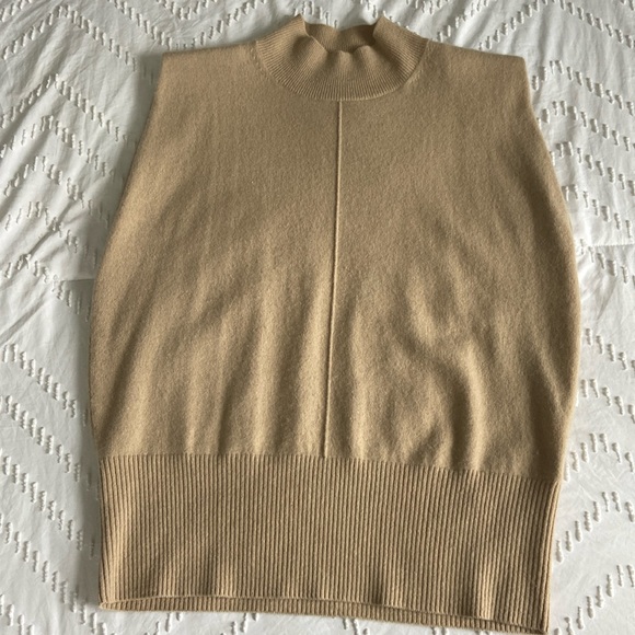Banana Republic Franca Padded Shoulder Cashmere Sweater - Picture 2 of 13